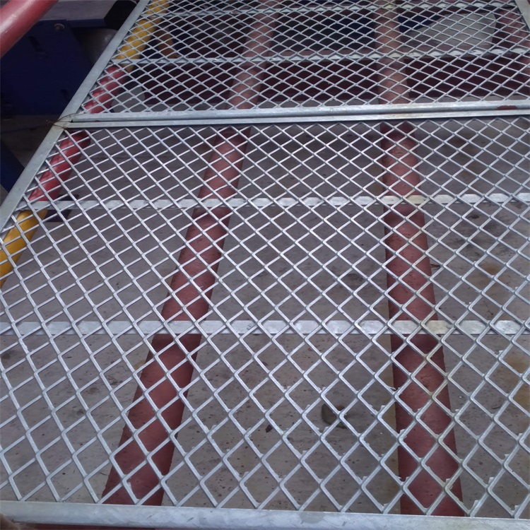 新疆腳踏網(wǎng)、鋼板網(wǎng)