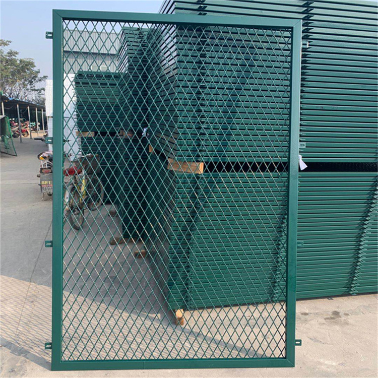 新疆鐵絲隔離網(wǎng)