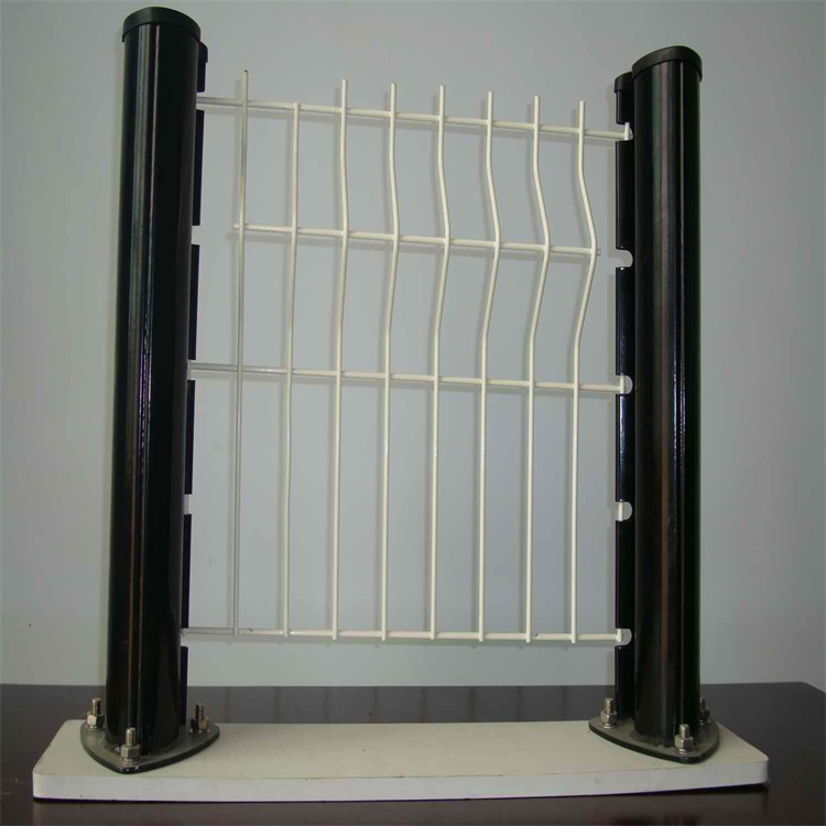 四川三角折彎護(hù)欄網(wǎng)