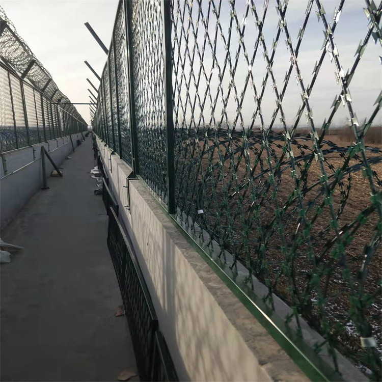 看守所刀刺鋼網墻