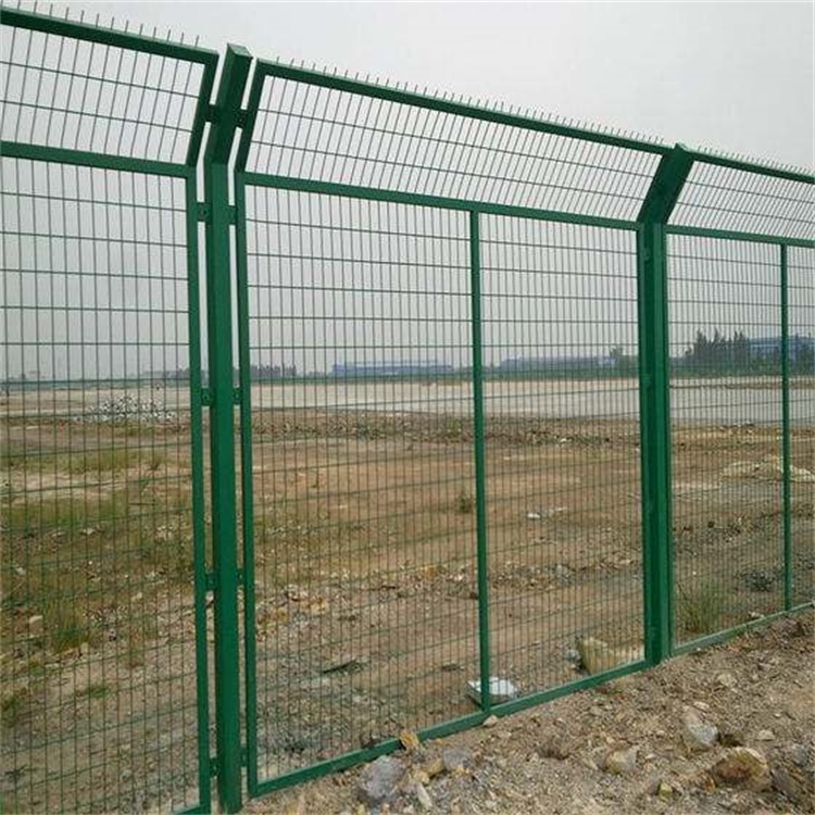 四川光伏發(fā)電站護(hù)欄網(wǎng)的特點(diǎn)